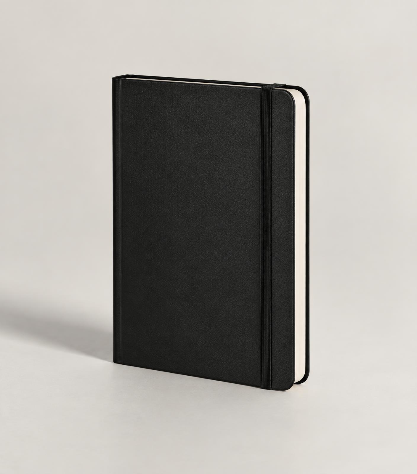 Moleskine 2027 con copertina rigida nera, pronta per la personalizzazione